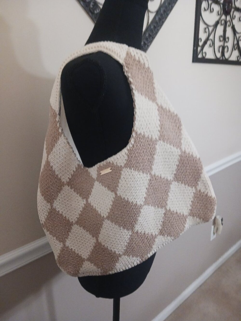 Excellent Condition Pre Owned Kopari Cream and White Knit Shoulder Purse